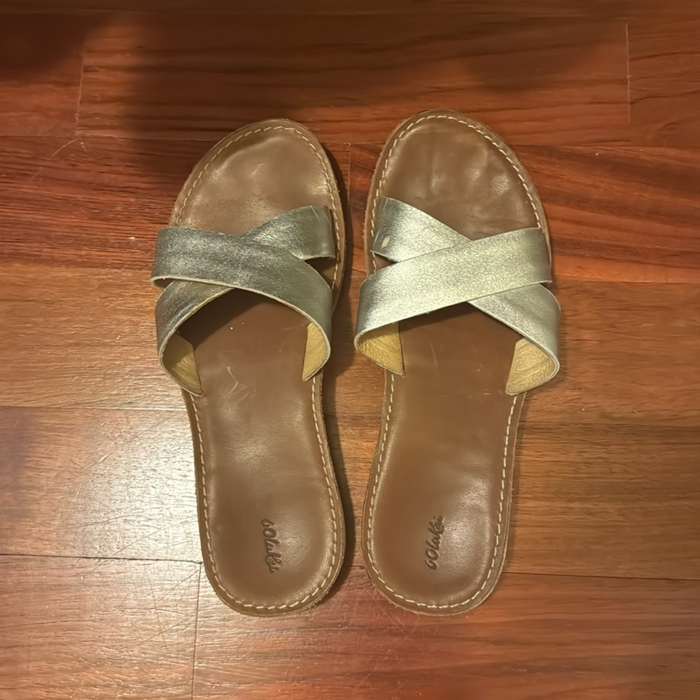 Olu Kai flat sandals